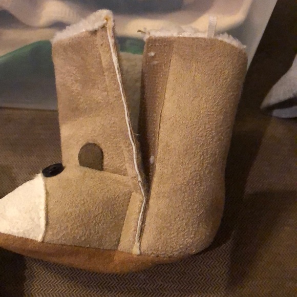 Mud pie 0-6mo booties - Picture 4 of 5